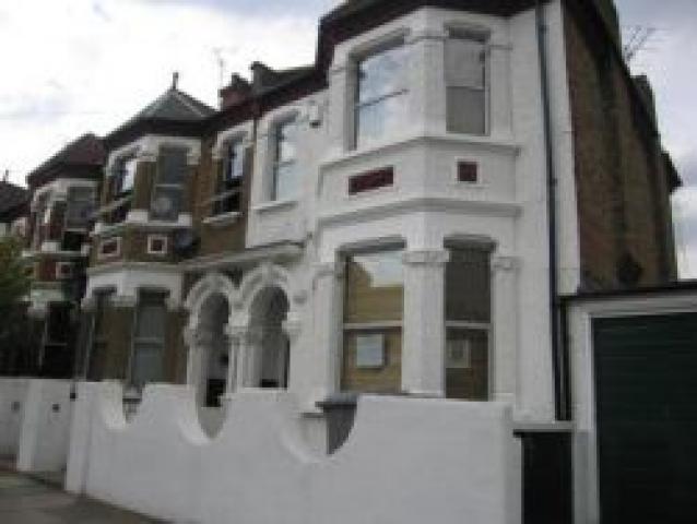 			LANDSCAPED GARDEN, 2 Bedroom, 1 bath, 1 reception Flat			 Herbert Gardens, KENSAL GREEN NW10
