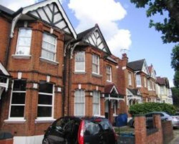 			1 Bedroom, 1 bath, 1 reception Flat			 Brondesbury Park, BRONDESBURY NW2