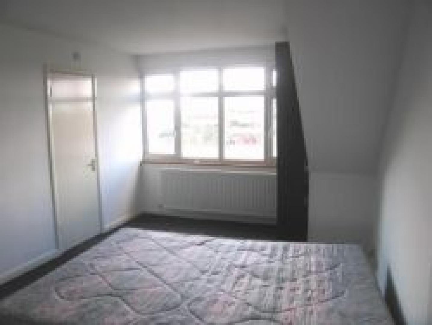 			VIEWINGS ARE HIGHLY RECOMMENDED, 2 Bedroom, 1 bath, 1 reception Flat			 Bramston Road, WILLESDEN