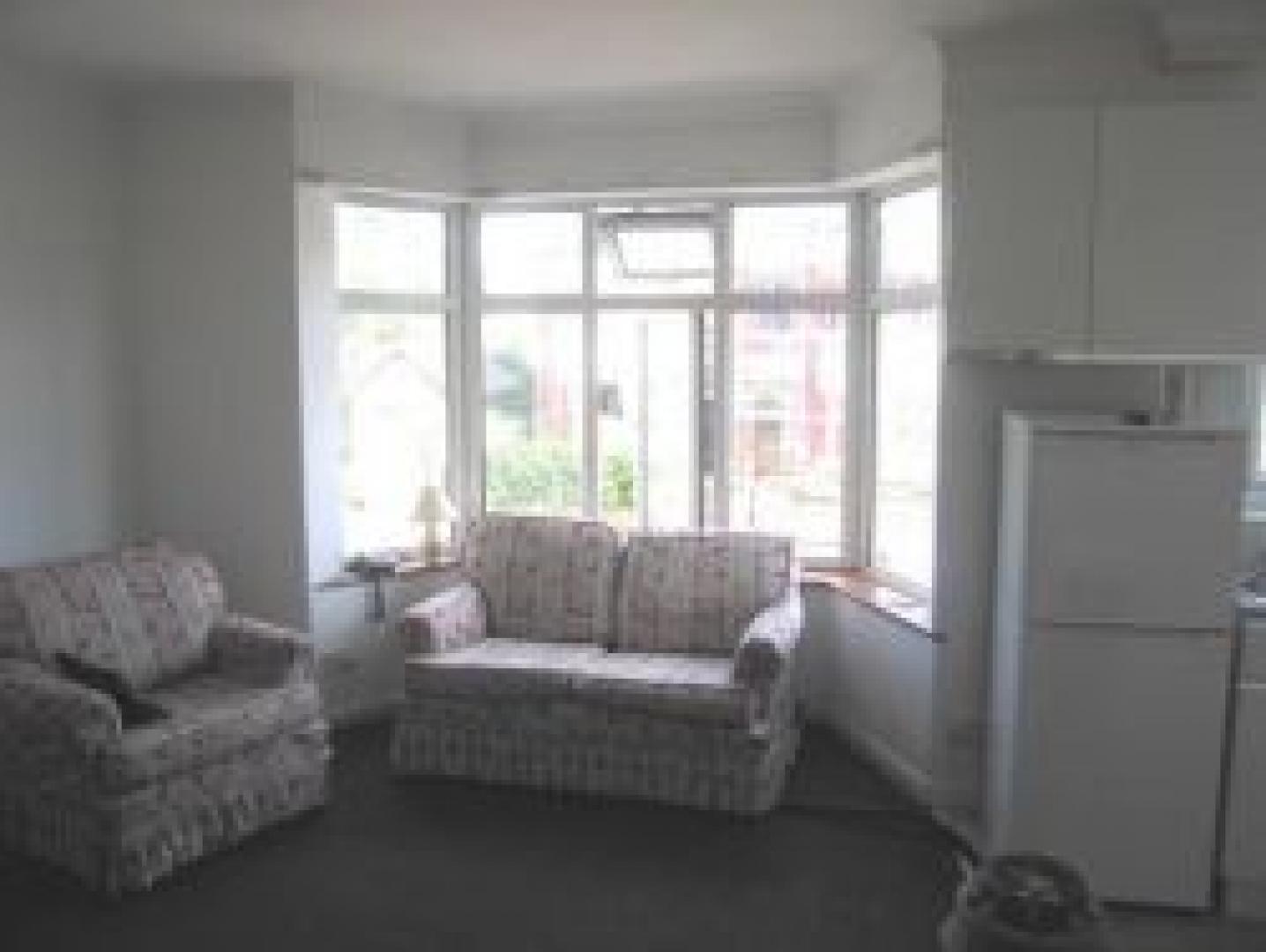 			VIEWINGS ARE HIGHLY RECOMMENDED, 2 Bedroom, 1 bath, 1 reception Flat			 Bramston Road, WILLESDEN