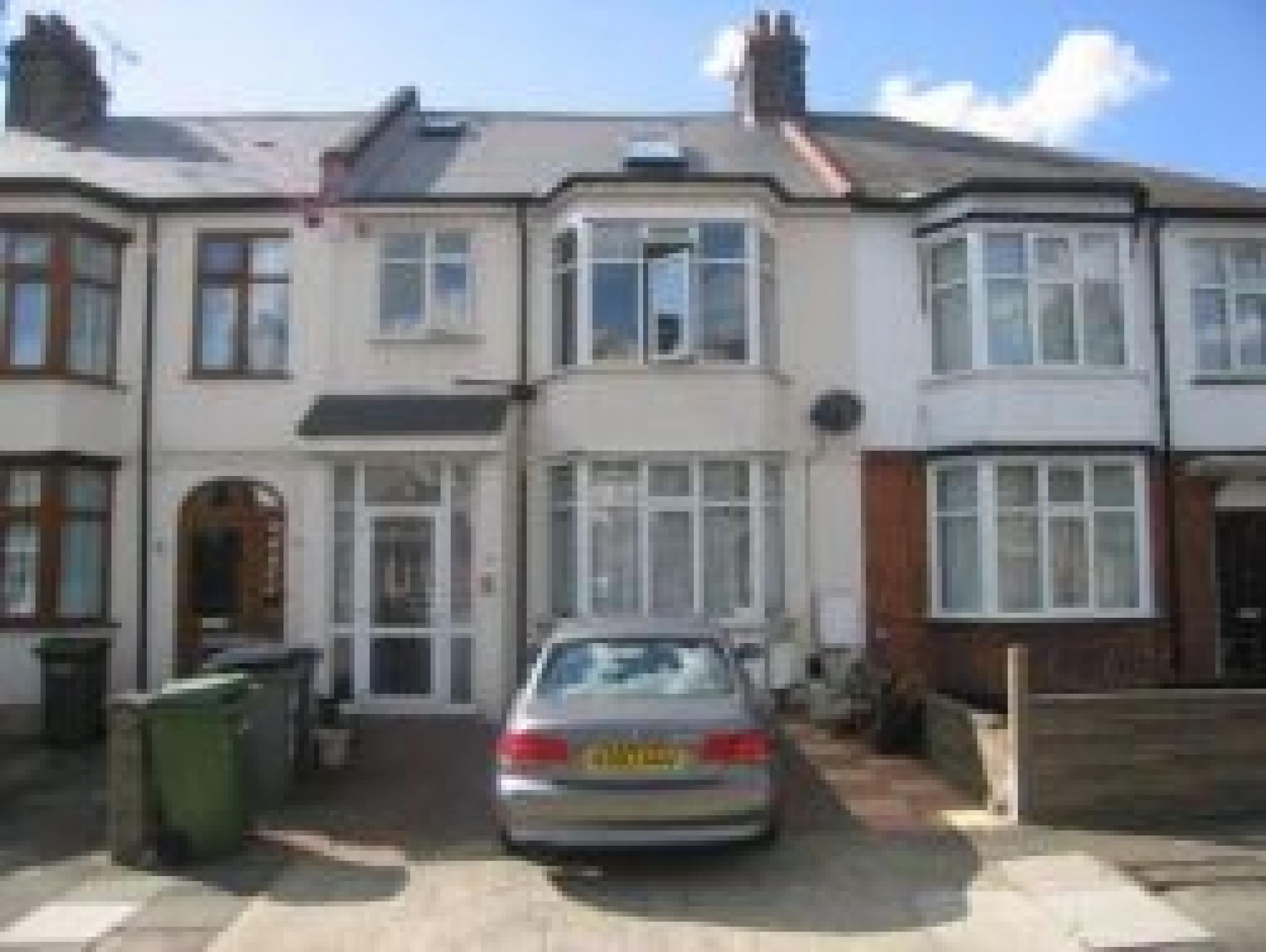 			VIEWINGS ARE HIGHLY RECOMMENDED, 2 Bedroom, 1 bath, 1 reception Flat			 Bramston Road, WILLESDEN NW10