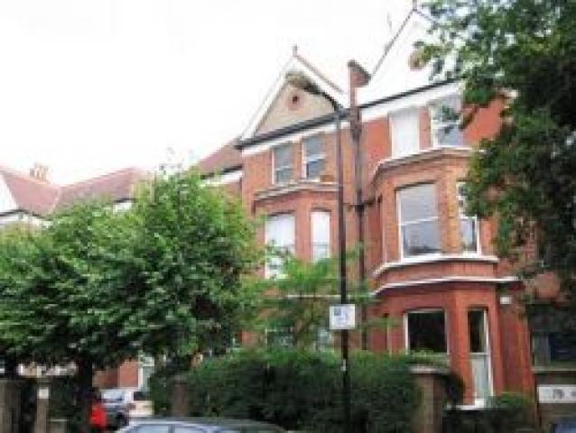 			3 Bedroom, 1 bath, 1 reception Flat			 Canfield Gdns, WEST HAMPSTEAD