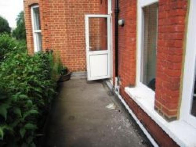 			3 Bedroom, 1 bath, 1 reception Flat			 Canfield Gdns, WEST HAMPSTEAD