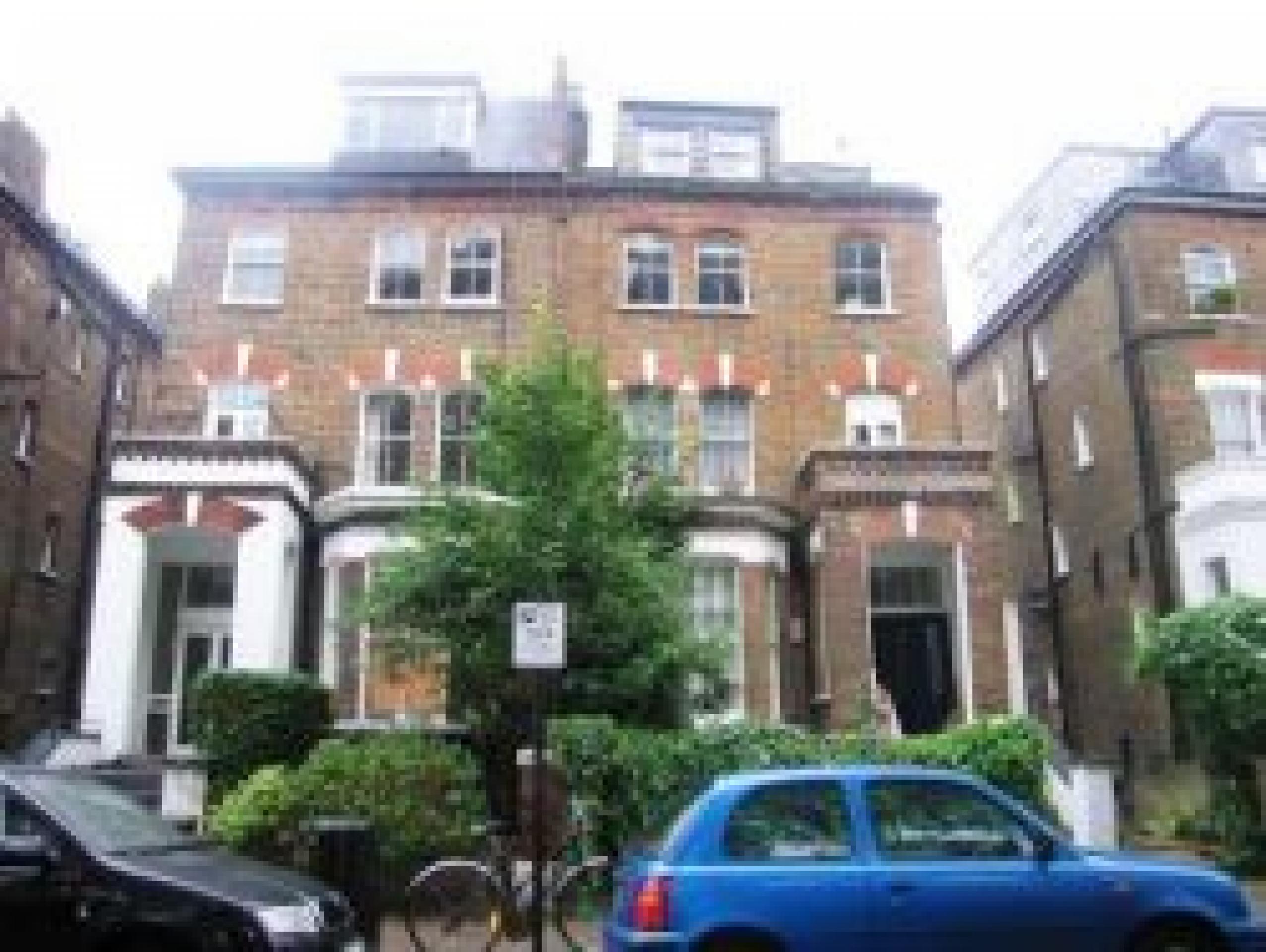 			2 Bedroom, 1 bath, 1 reception Flat			 Parkhill Road, BELSIZE PARK NW3