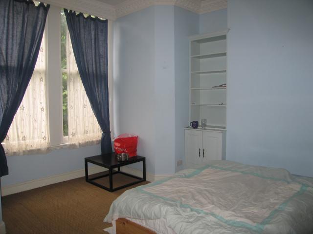 			3 Bedroom, 1 bath, 1 reception Flat			 Christchurch Ave, KILBURN/BRONDESBURY