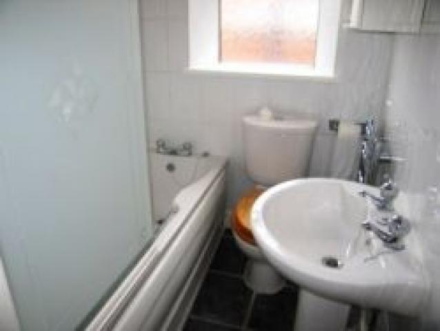 			NEW INSTRUCTION, 3 Bedroom, 1 bath, 1 reception Flat			 Crescent Rd, FINCHLEY CENTRAL