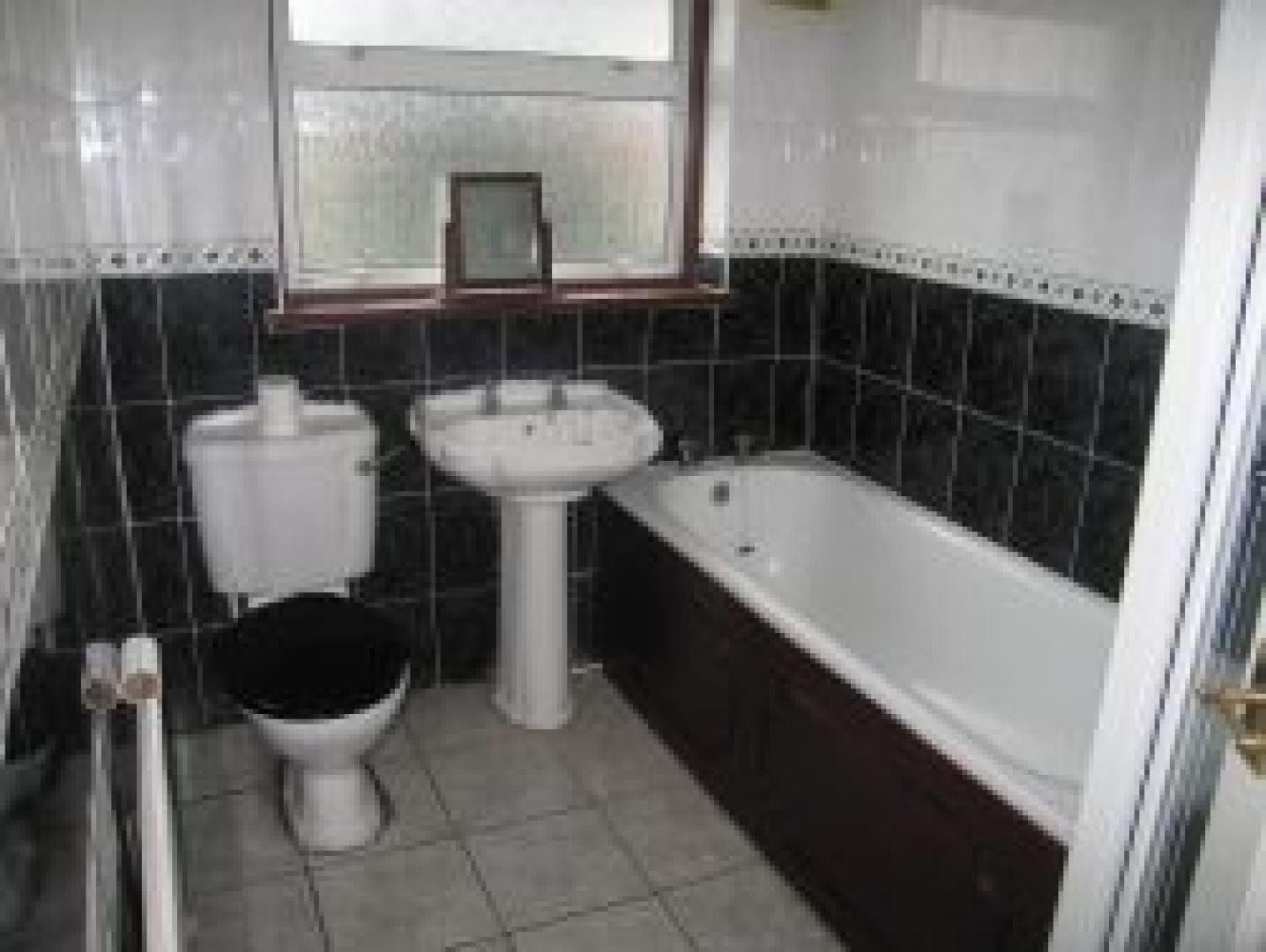 			NEW INSTRUCTION, 3 Bedroom, 1 bath, 1 reception Flat			 Review Rd, NEASDEN