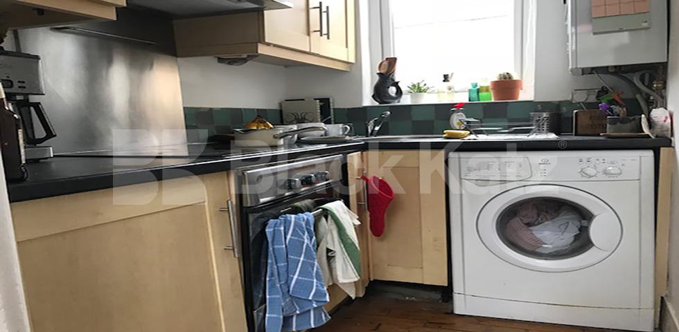 			Studio Apartment, 1 bath, 1 reception Flat			 Weston Park, CROUCH END N8