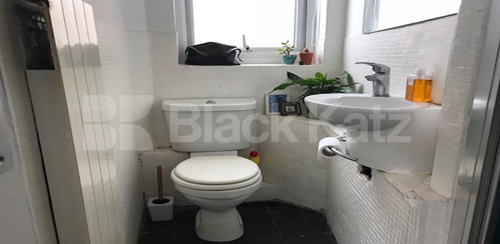 			Studio Apartment, 1 bath, 1 reception Flat			 Weston Park, CROUCH END N8
