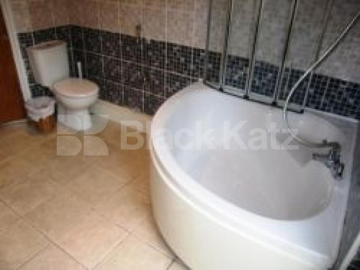 			NEW INSTRUCTION, 2 Bedroom, 1 bath, 1 reception Flat			 Portobello Rd, LADBROKE GROVE