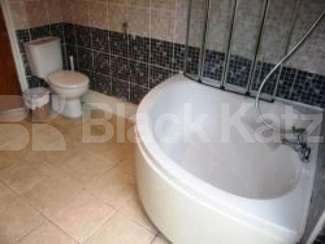 			NEW INSTRUCTION, 2 Bedroom, 1 bath, 1 reception Flat			 Portobello Rd, LADBROKE GROVE