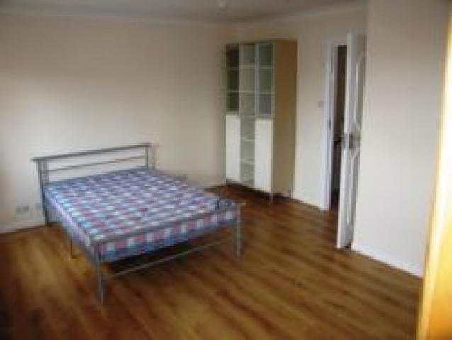 			New Instruction, 4 Bedroom, 1 bath, 1 reception Flat			 St.Helens Gdns, LADBROKE GROVE/NORTH KENSINGTON