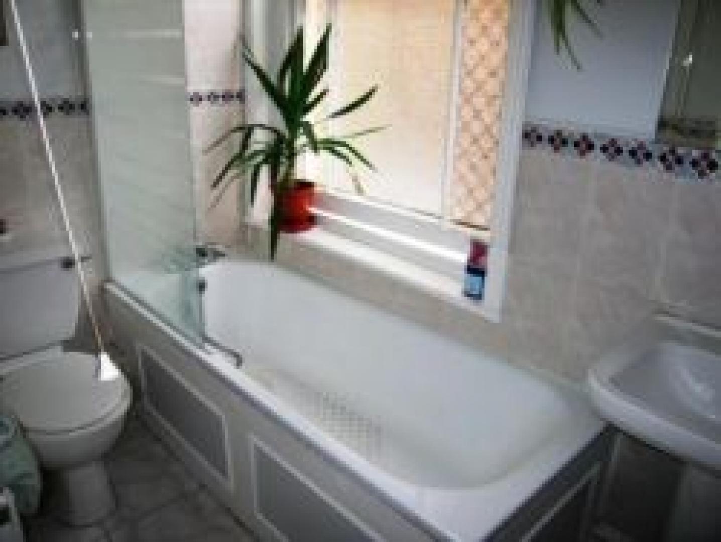 			1 Bedroom, 1 bath, 1 reception Flat			 Priory Road, WEST HAMPSTEAD NW6