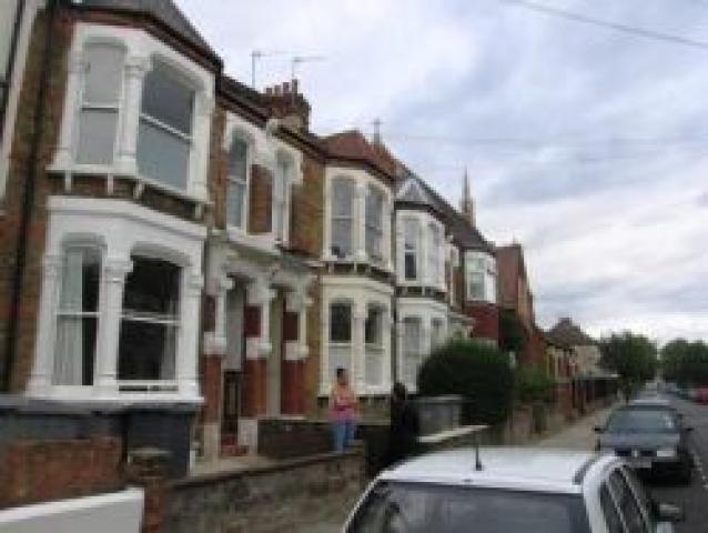 			2 Bedroom, 1 bath, 1 reception Flat			 Mortimer Road, KENSAL GREEN NW10