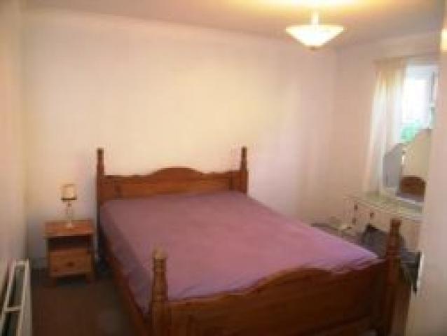 			2 Bedroom, 1 bath, 1 reception Flat			 Cromwell Close, EAST FINCHLEY N2