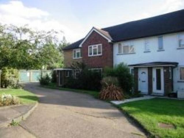 			2 Bedroom, 1 bath, 1 reception Flat			 Cromwell Close, EAST FINCHLEY N2