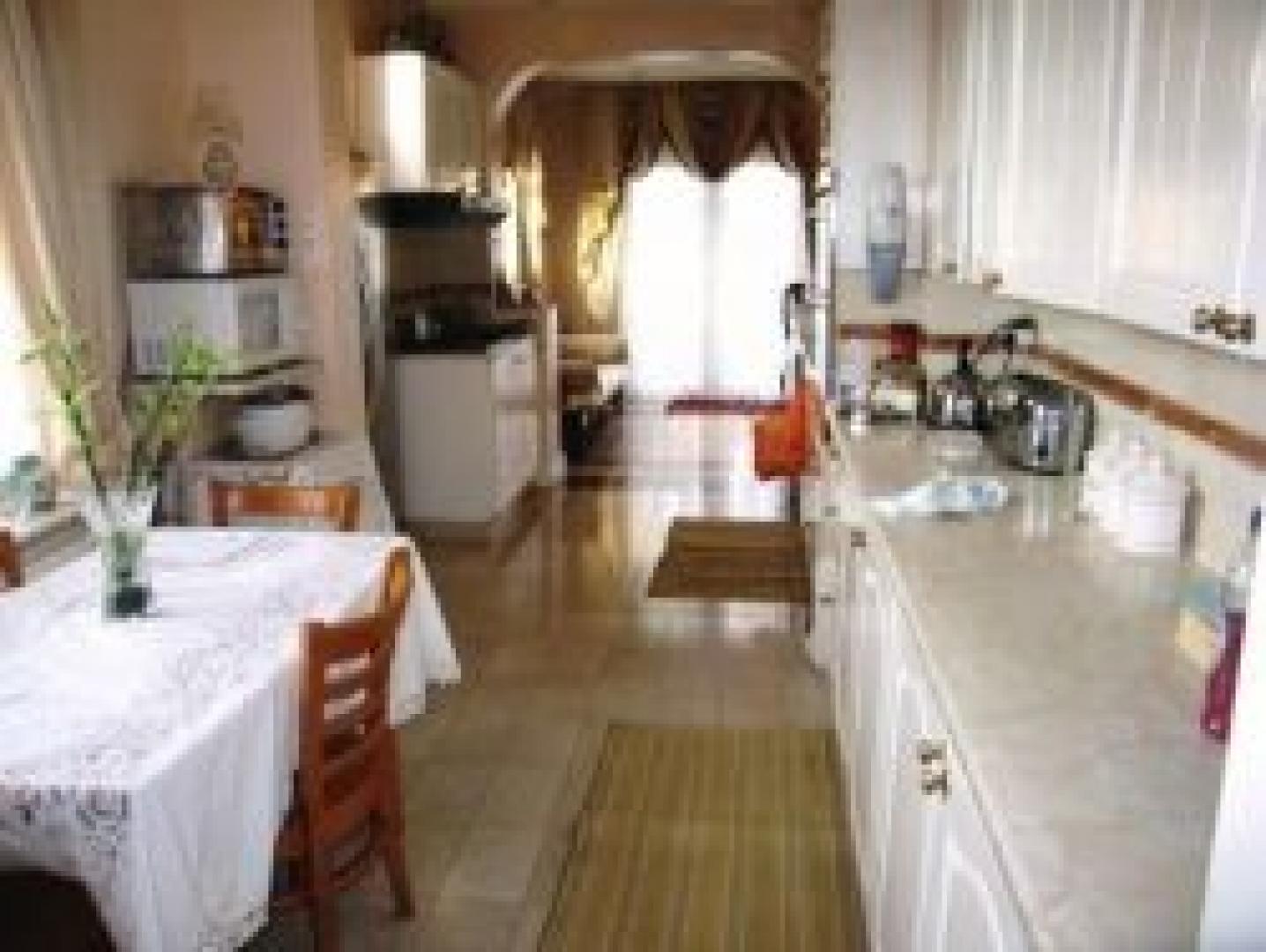 			5 Bedroom, 1 bath, 1 reception Flat			 Chelmsford Square, KENSAL GREEN NW10