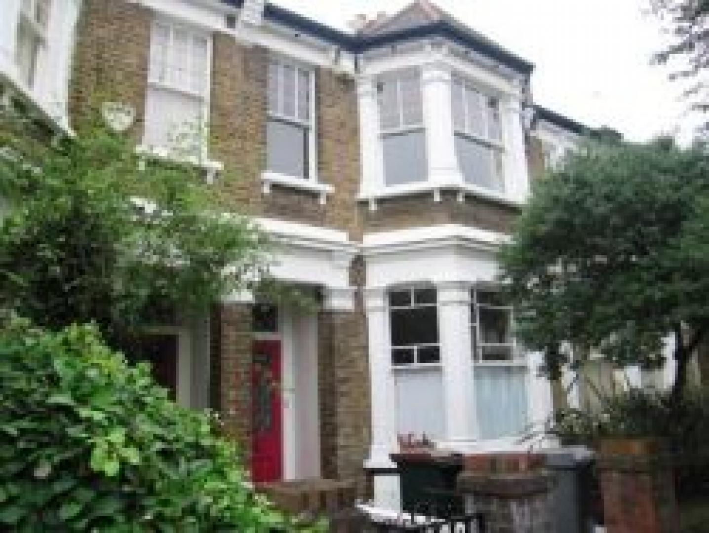 			4 Bedroom, 1 bath, 1 reception Flat			 Summerfield Ave, QUEENS PARK NW6
