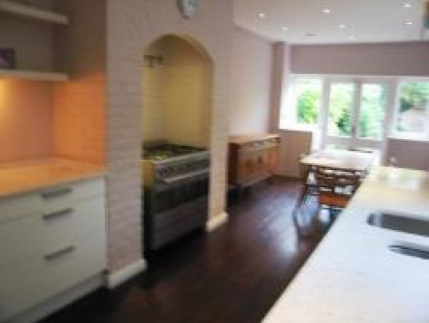			4 Bedroom, 1 bath, 1 reception Flat			 Summerfield Ave, QUEENS PARK NW6