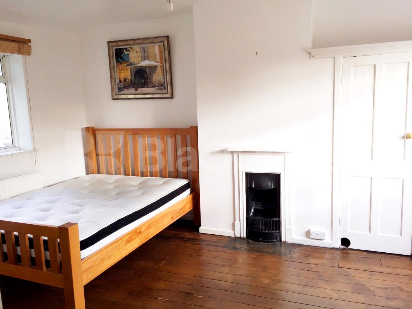 			NEW INSTRUCTION, 5 Bedroom, 1 bath, 1 reception House			 Hoylake Road, East Acton