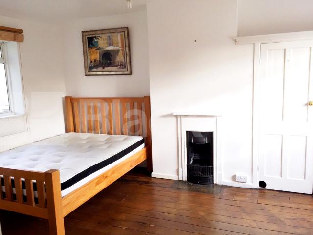 			NEW INSTRUCTION, 5 Bedroom, 1 bath, 1 reception House			 Hoylake Road, East Acton