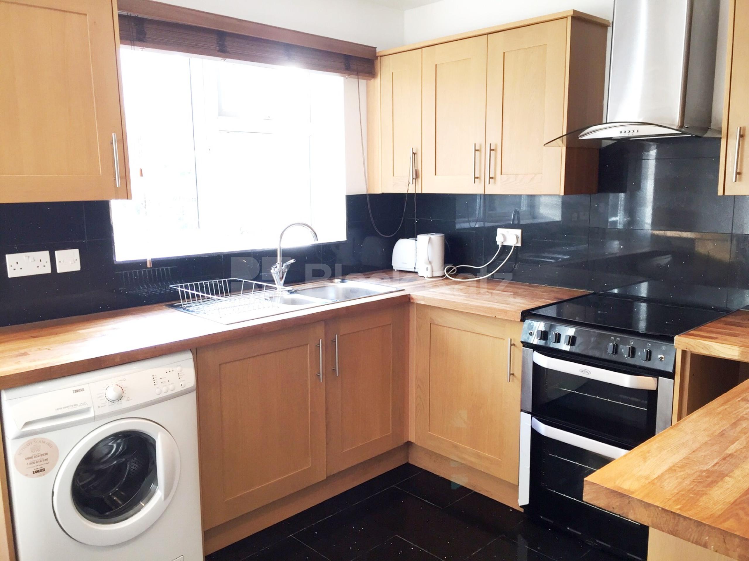 			NEW INSTRUCTION, 5 Bedroom, 1 bath, 1 reception House			 Hoylake Road, East Acton W3