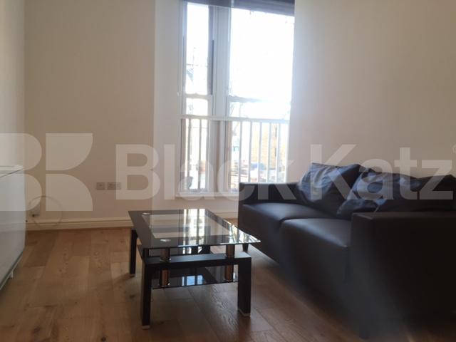 			NEW INSTRUCTION!, 1 Bedroom, 1 bath, 1 reception Flat			 Hillmarton Road, ISLINGTON