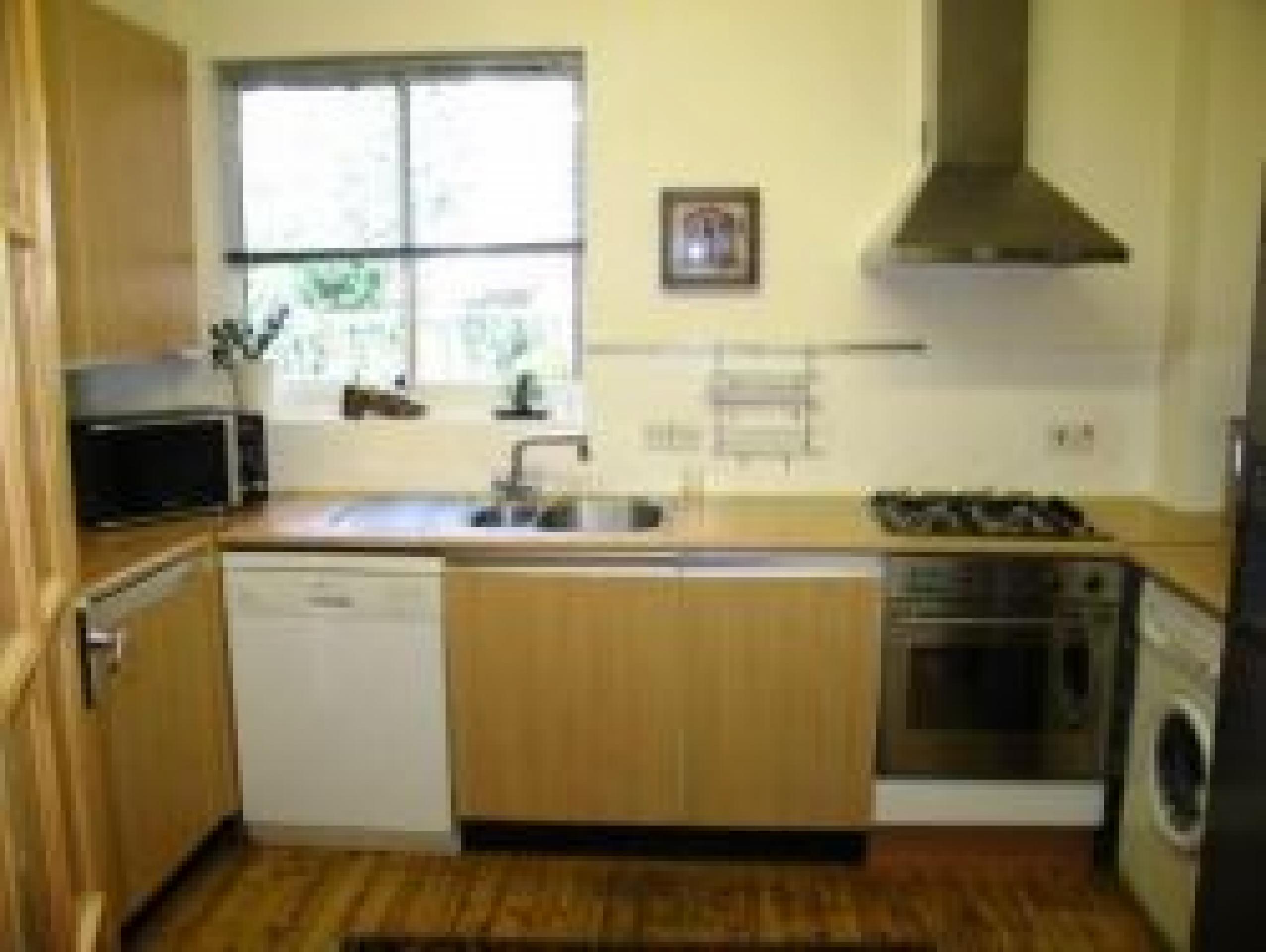 			2 Bedroom, 1 bath, 1 reception Flat			 Holden Ave, NORTH FINCHLEY N12 N12