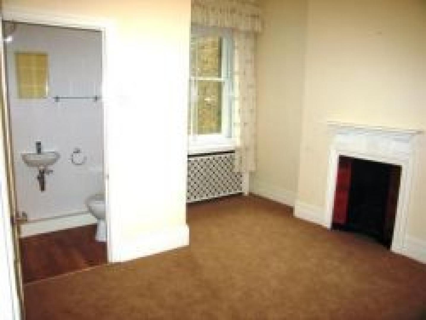 			3 Bedroom, 1 bath, 1 reception Flat			 Castellain Road, MAIDA VALE W9