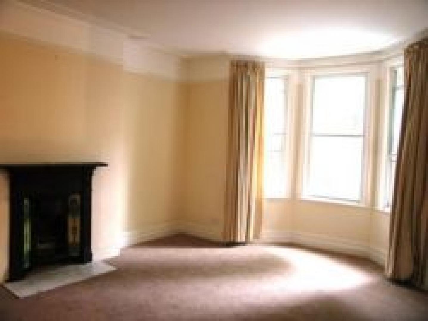 			3 Bedroom, 1 bath, 1 reception Flat			 Castellain Mansions, MAIDA VALE W9