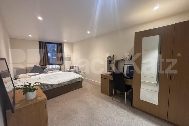 Offering size, quality & location Southwark Bridge Road, London Bridge