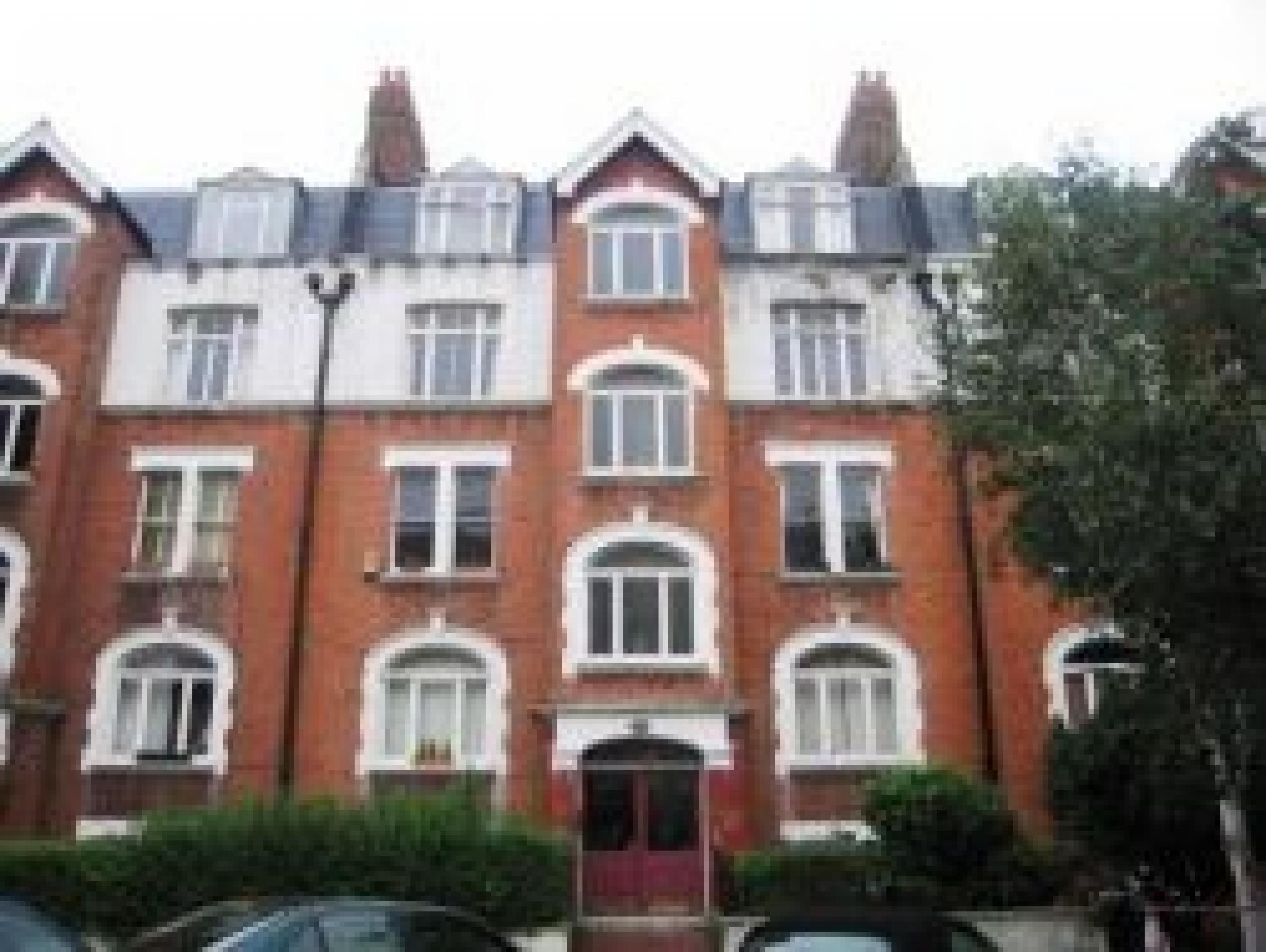 			2 Bedroom, 1 bath, 1 reception Flat			 Widley Road, MAIDA VALE W9 W9