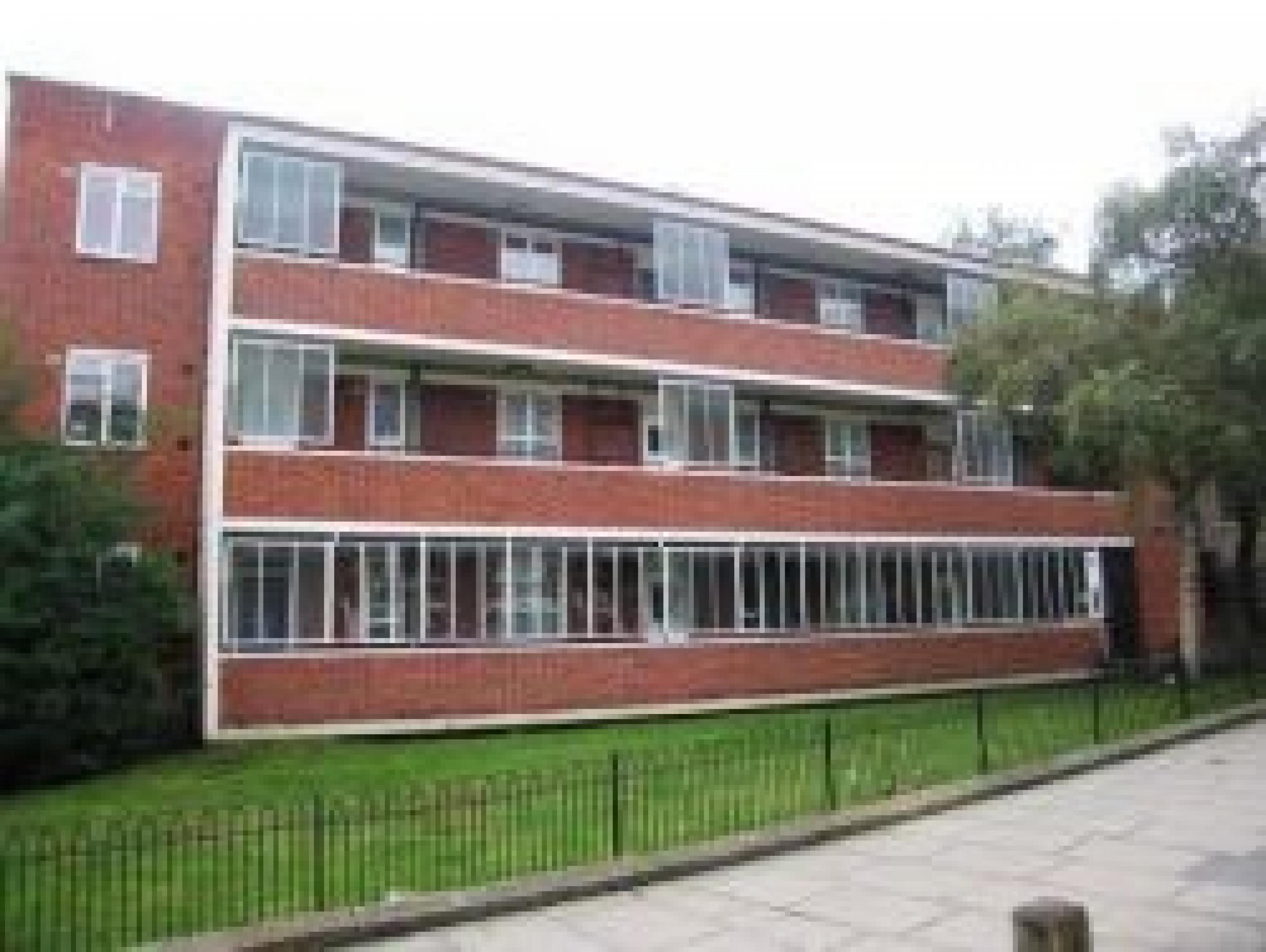 			1 Bedroom, 1 bath, 1 reception Flat			 Kilburn Vale, WEST HAMPSTEAD/KILBURN NW6 NW6