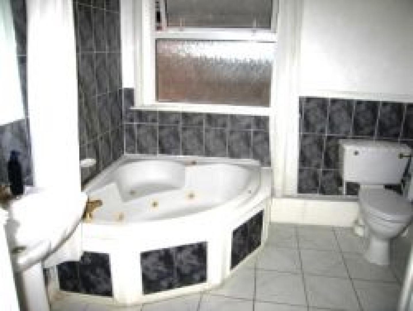 			NEW INSTRUCTION, 4 Bedroom, 1 bath, 1 reception Flat			 Somerton Rd, CRICLEWOOD NW2