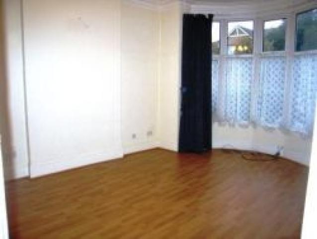 			NEW INSTRUCTION, 4 Bedroom, 1 bath, 1 reception Flat			 Somerton Rd, CRICLEWOOD NW2