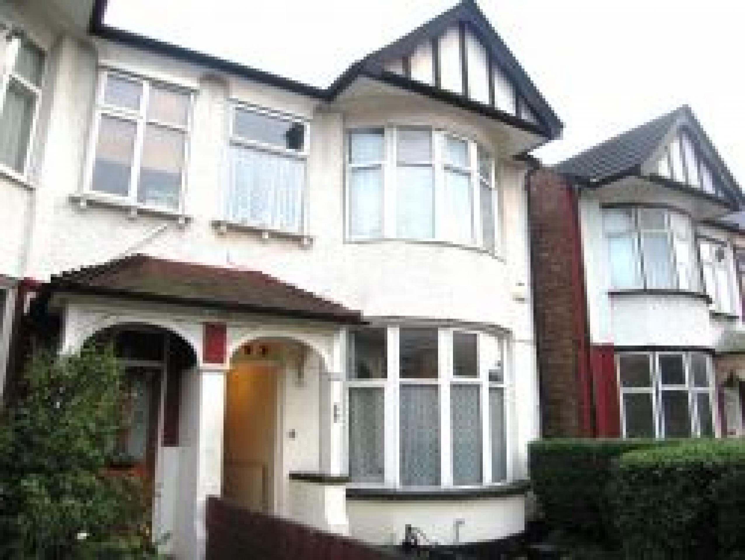 			NEW INSTRUCTION, 4 Bedroom, 1 bath, 1 reception Flat			 Somerton Rd, CRICLEWOOD NW2 NW2