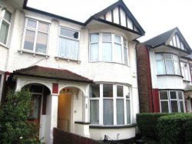 			NEW INSTRUCTION, 4 Bedroom, 1 bath, 1 reception Flat			 Somerton Rd, CRICLEWOOD NW2