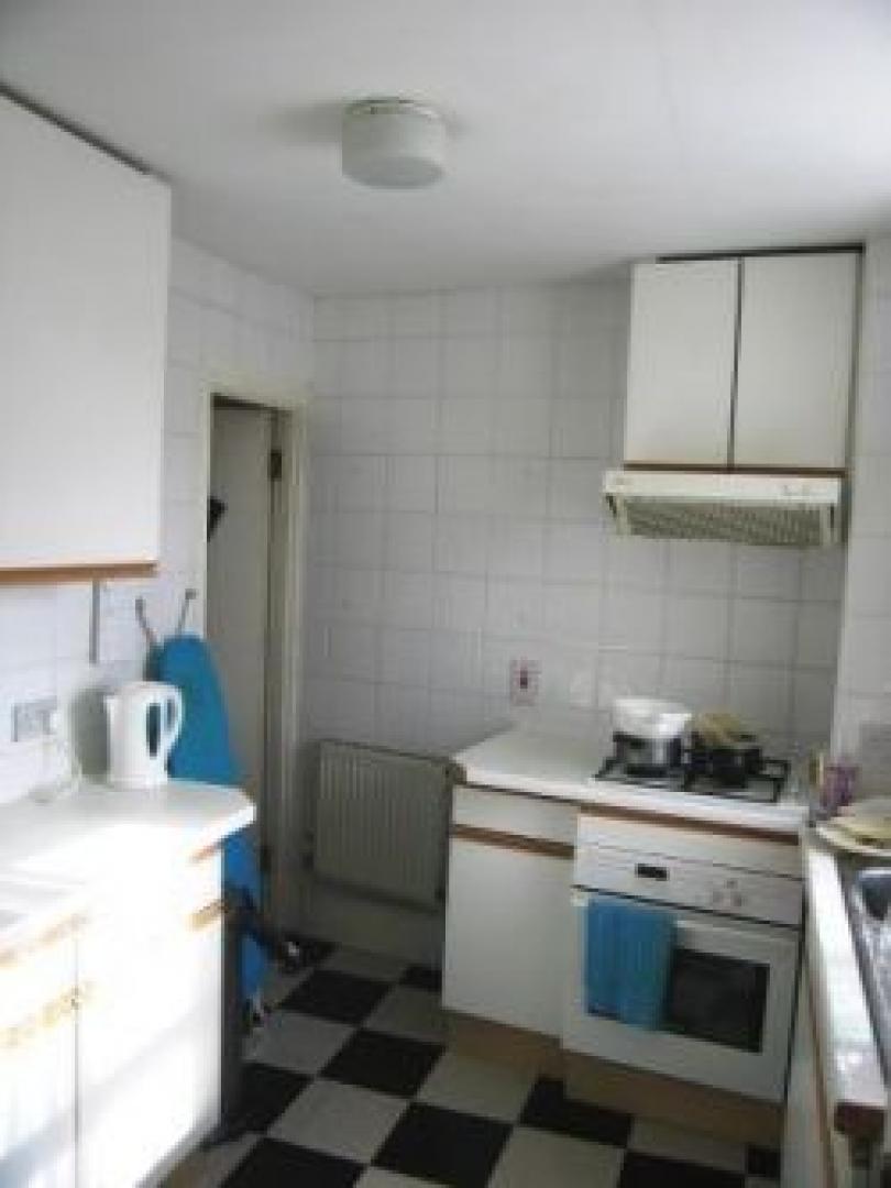 			2 Bedroom, 1 bath, 1 reception House			 Broadhurst Gardens, WEST HAMPSTEAD NW6