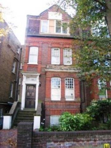 			2 Bedroom, 1 bath, 1 reception House			 Broadhurst Gardens, WEST HAMPSTEAD NW6