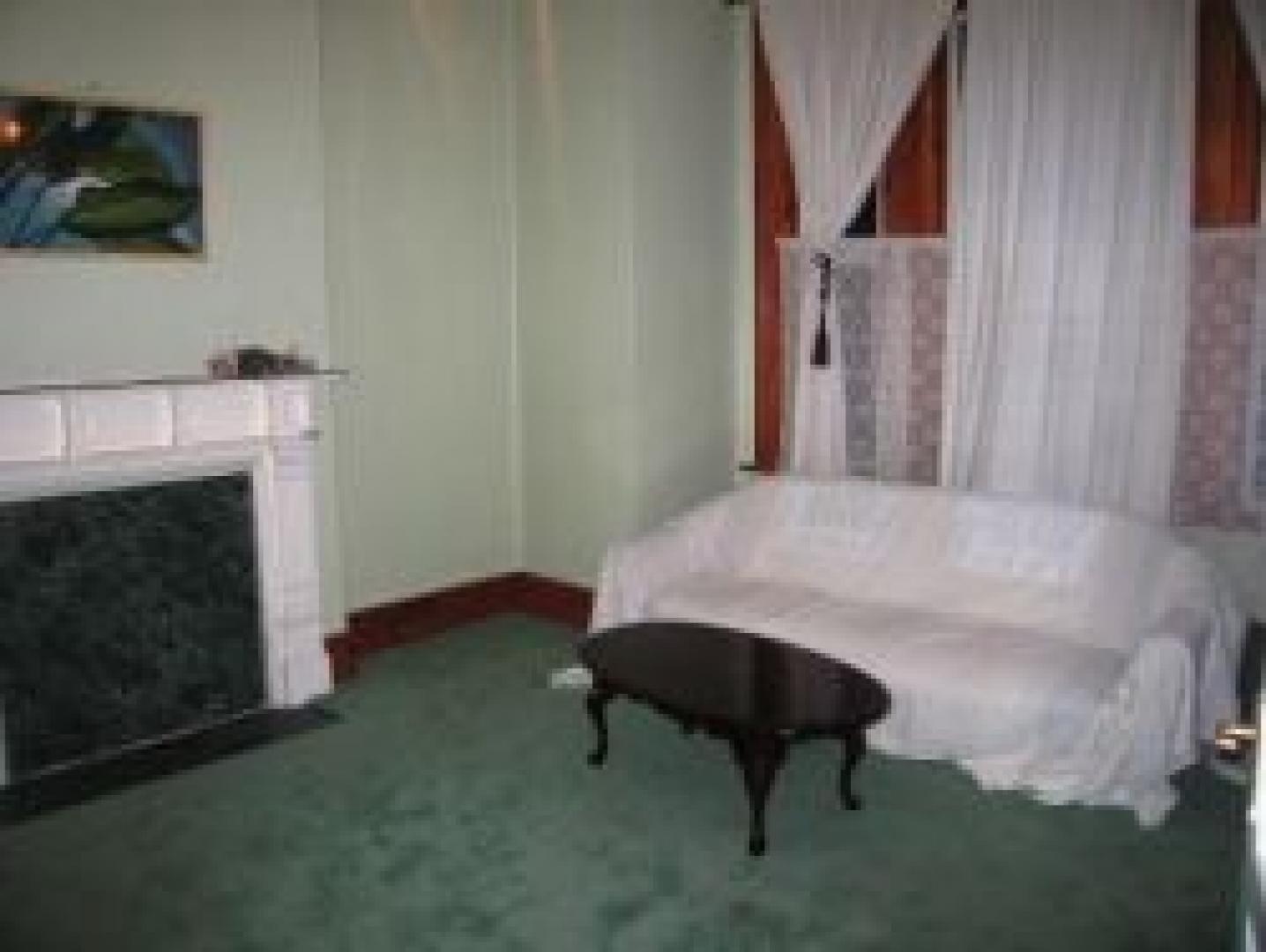 			INCLUDES COUNCIL TAX, 2 Bedroom, 1 bath, 1 reception Flat			 Lushington Road, KENSAL GREEN NW10