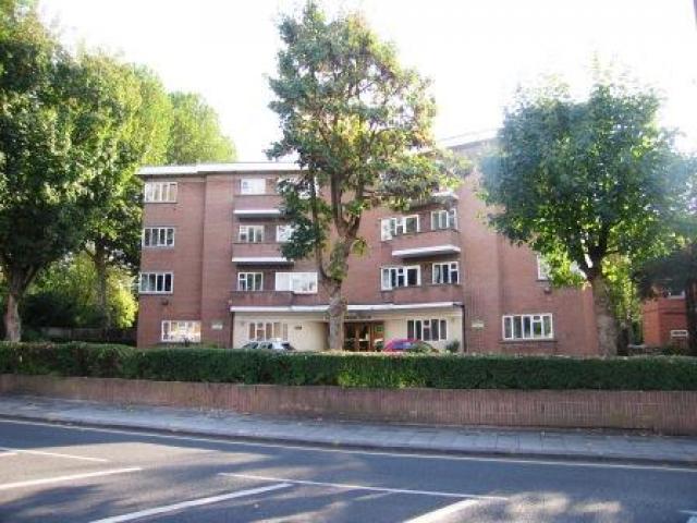 			1 Bedroom, 1 bath, 1 reception Flat			 Willesden Lane, WILLESDEN GREEN