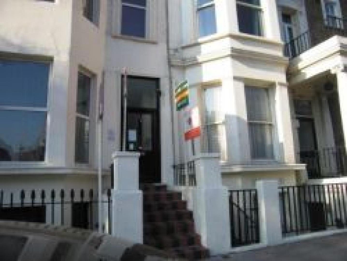 			2 Bedroom, 1 bath, 1 reception Flat			 Ladbroke Grove, LADBROKE GROVE W10