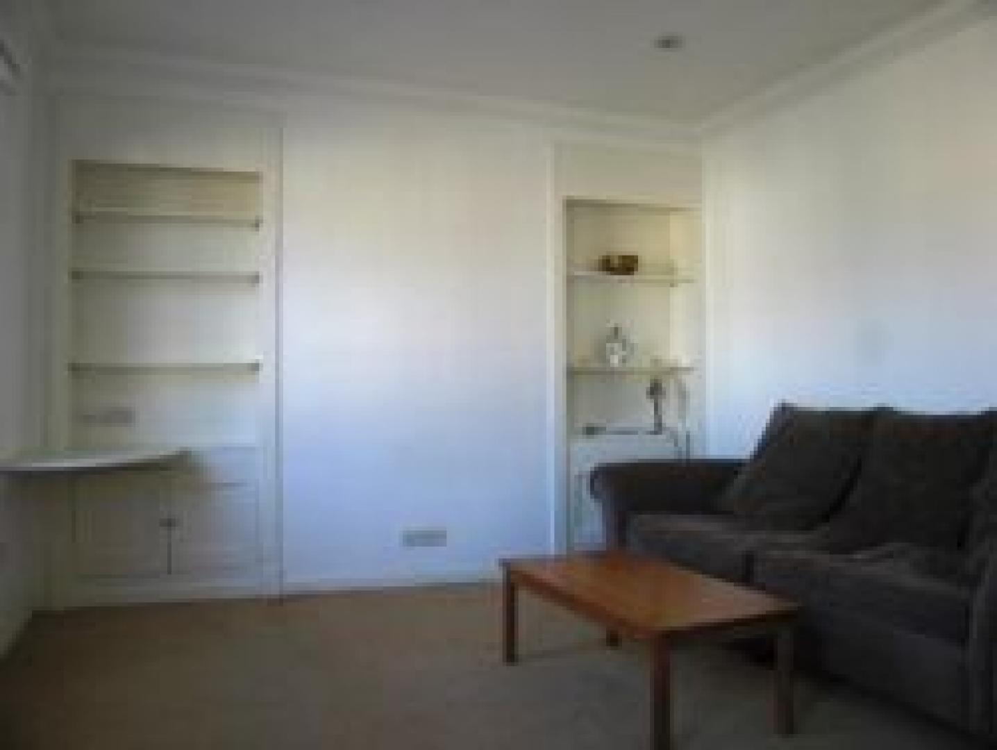 			2 Bedroom, 1 bath, 1 reception Flat			 Waldo Rd, KENSAL GREEN NW10