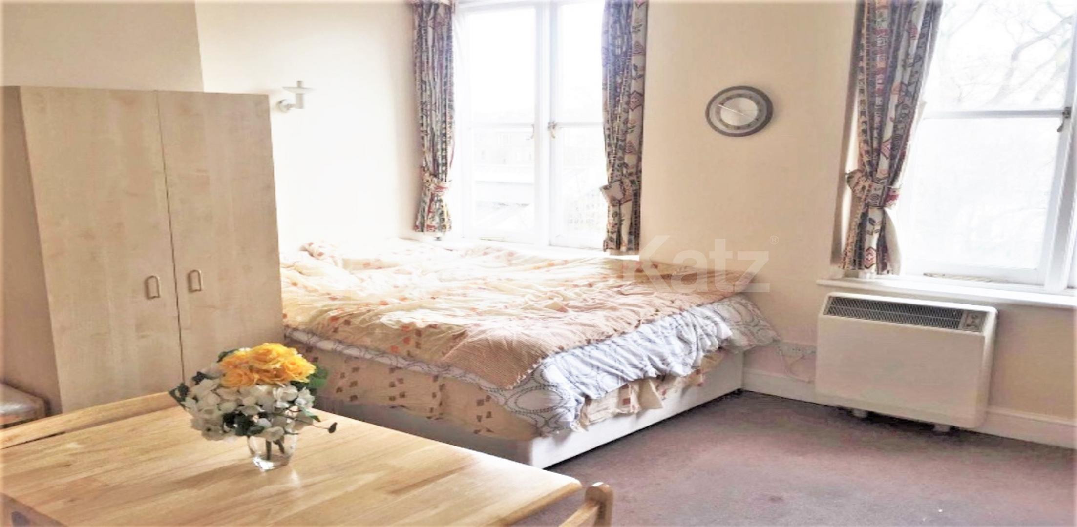 			Studio Apartment, 1 bath, 1 reception Flat			 Trebovir Road, EARLS COURT