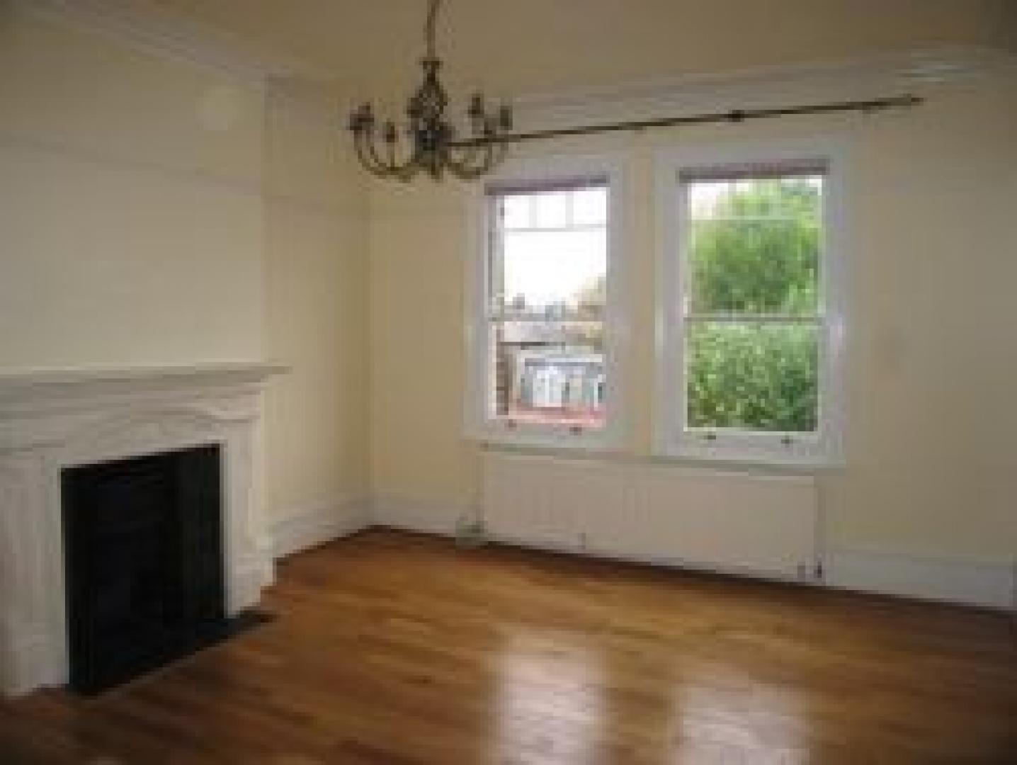			4 Bedroom, 1 bath, 1 reception Flat			 Fairhazel Gardens, WEST HAMPSTEAD