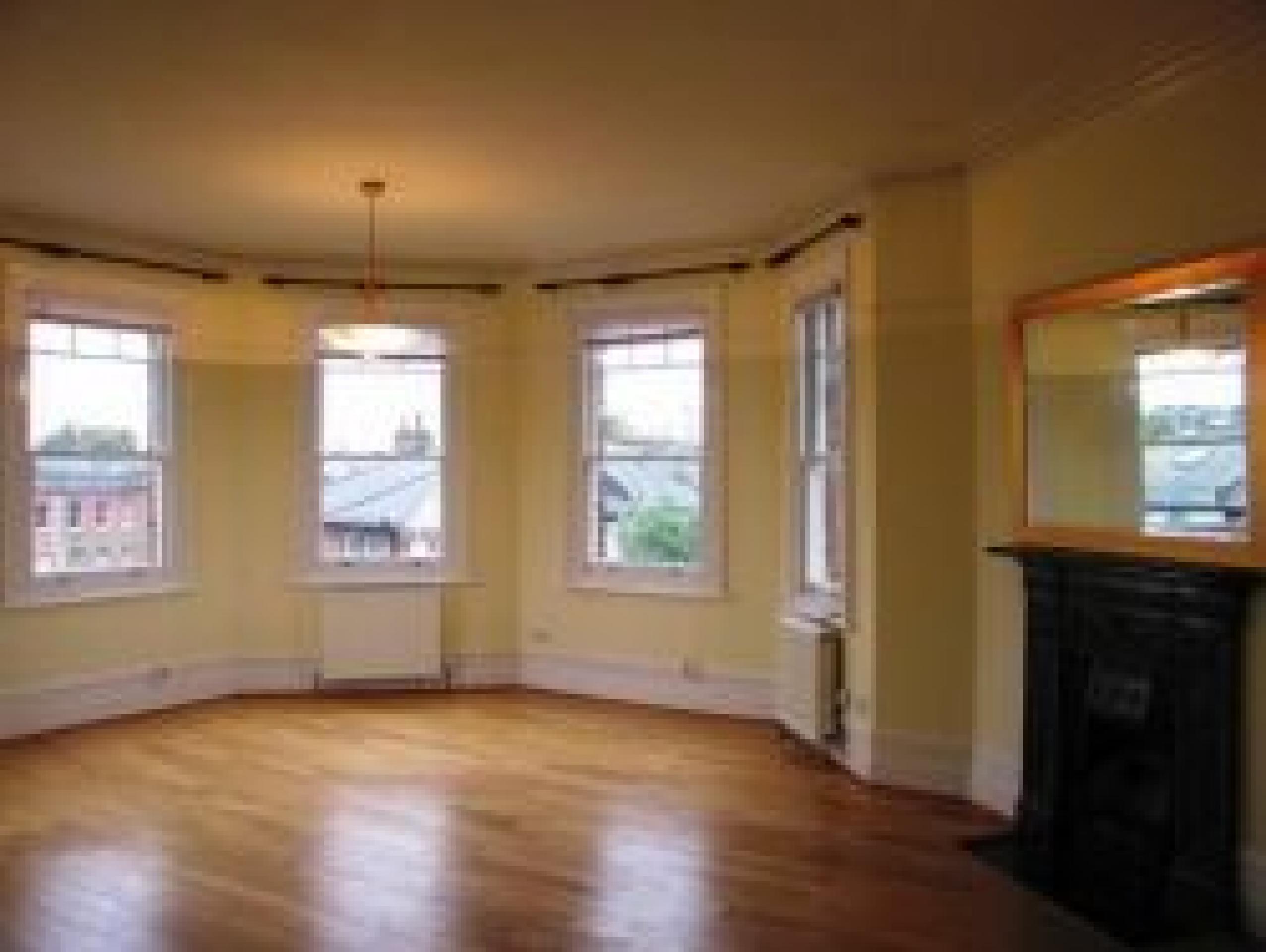 			4 Bedroom, 1 bath, 1 reception Flat			 Fairhazel Gardens, WEST HAMPSTEAD NW6
