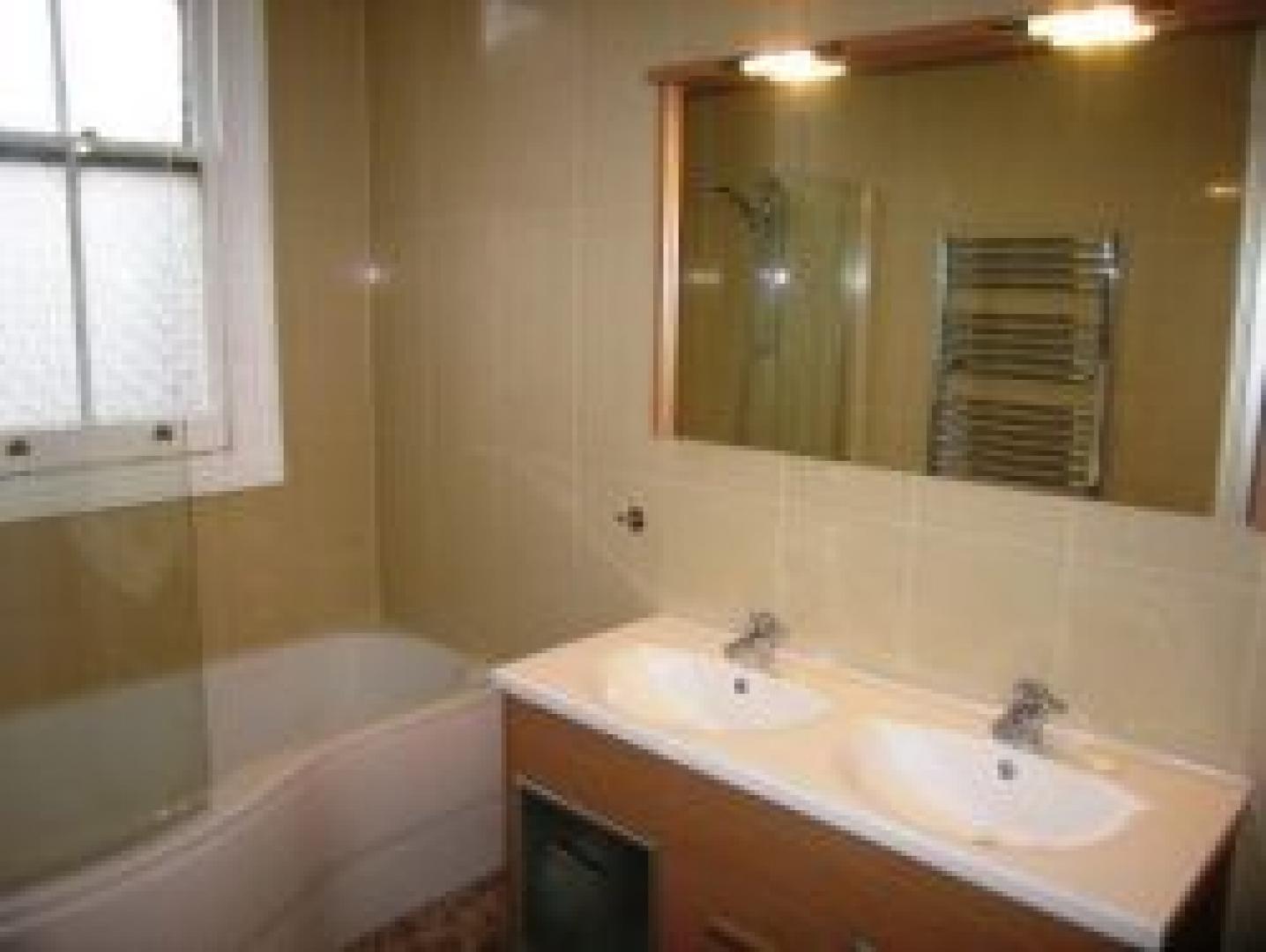 			4 Bedroom, 1 bath, 1 reception Flat			 Fairhazel Gardens, WEST HAMPSTEAD