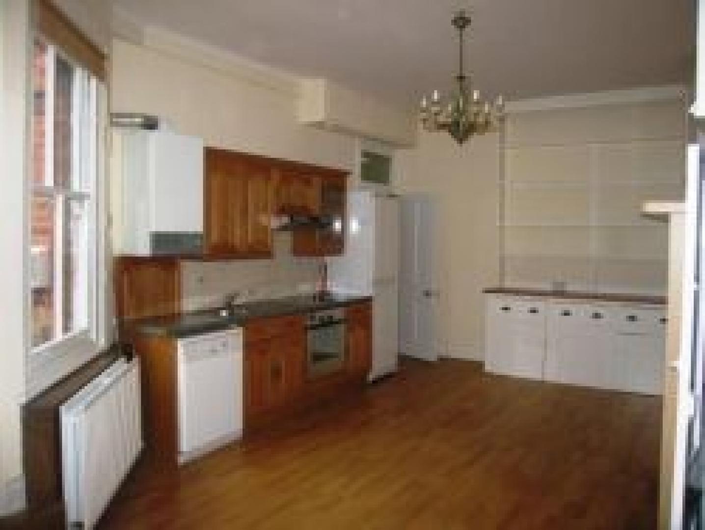 			4 Bedroom, 1 bath, 1 reception Flat			 Fairhazel Gardens, WEST HAMPSTEAD