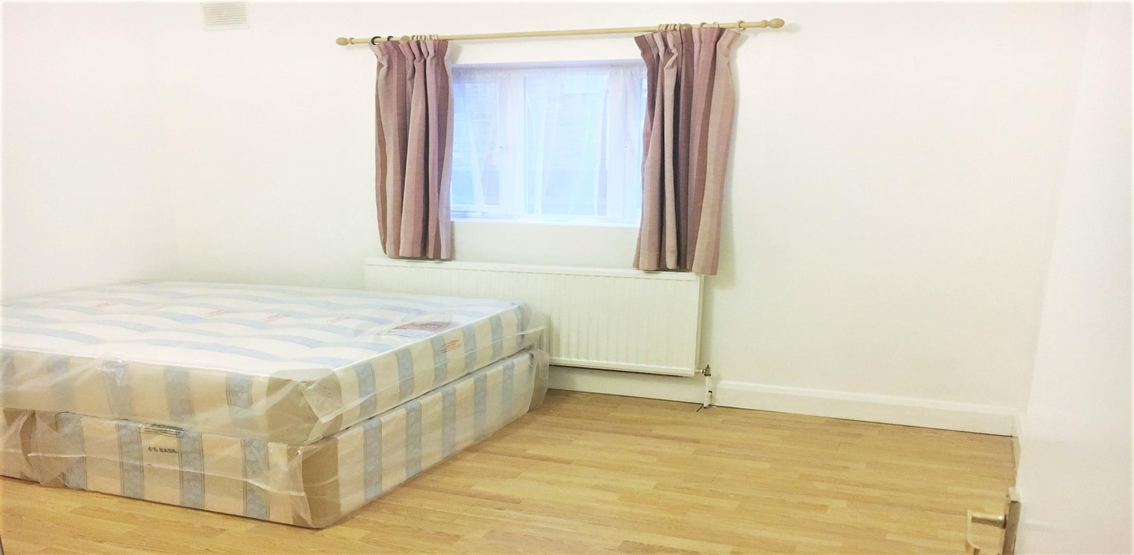 			PRIVATE GARDEN, 3 Bedroom, 1 bath, 1 reception Flat			 Melrose Avenue, Willesden Green