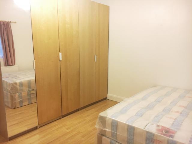 			NEW INSTRUCTION (Private Garden), 3 Bedroom, 1 bath, 1 reception Flat			 Melrose Avenue, Willesden Green